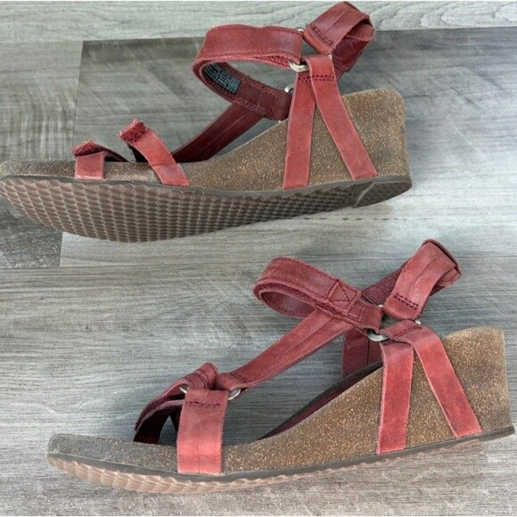 Teva Ysidro Sandals Womens 8 Red Leather Ankle Strap Wedge Shoes - Picture 6 of 8
